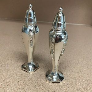 VINTAGE HARMONY HOUSE SALT/PEPPER SHAKERS